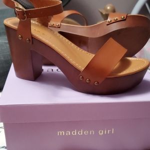 MADDEN GIRL

Women's Lifft Dress Sandal